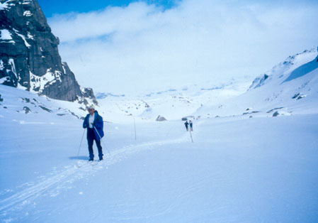 Con gli sci nella tappa Geiterygghytta-Finse.