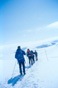 Con gli sci, uno sguardo verso il ghiacciaio dell'Hardangerjokulen.